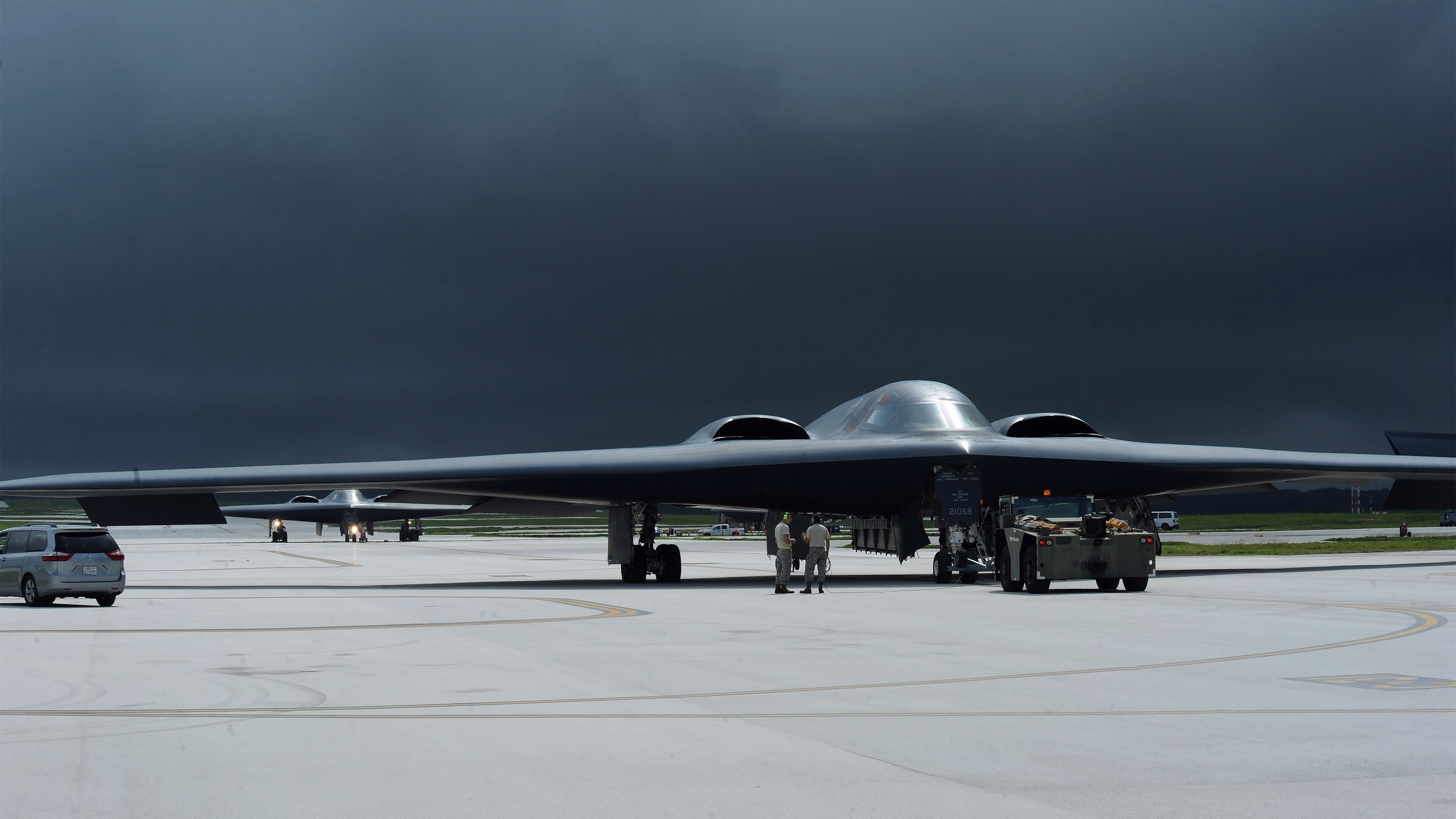 _夜空灯光跑：在星辰点缀下奔跑_，星空夜光灯图片大全