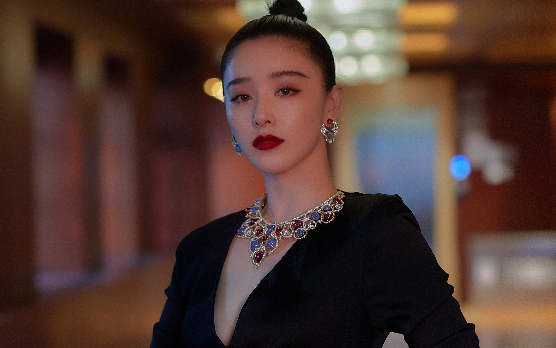 九游体育入口-_极地白雪滑雪板：在极端环境中迎接挑战_，极地冰雪图片