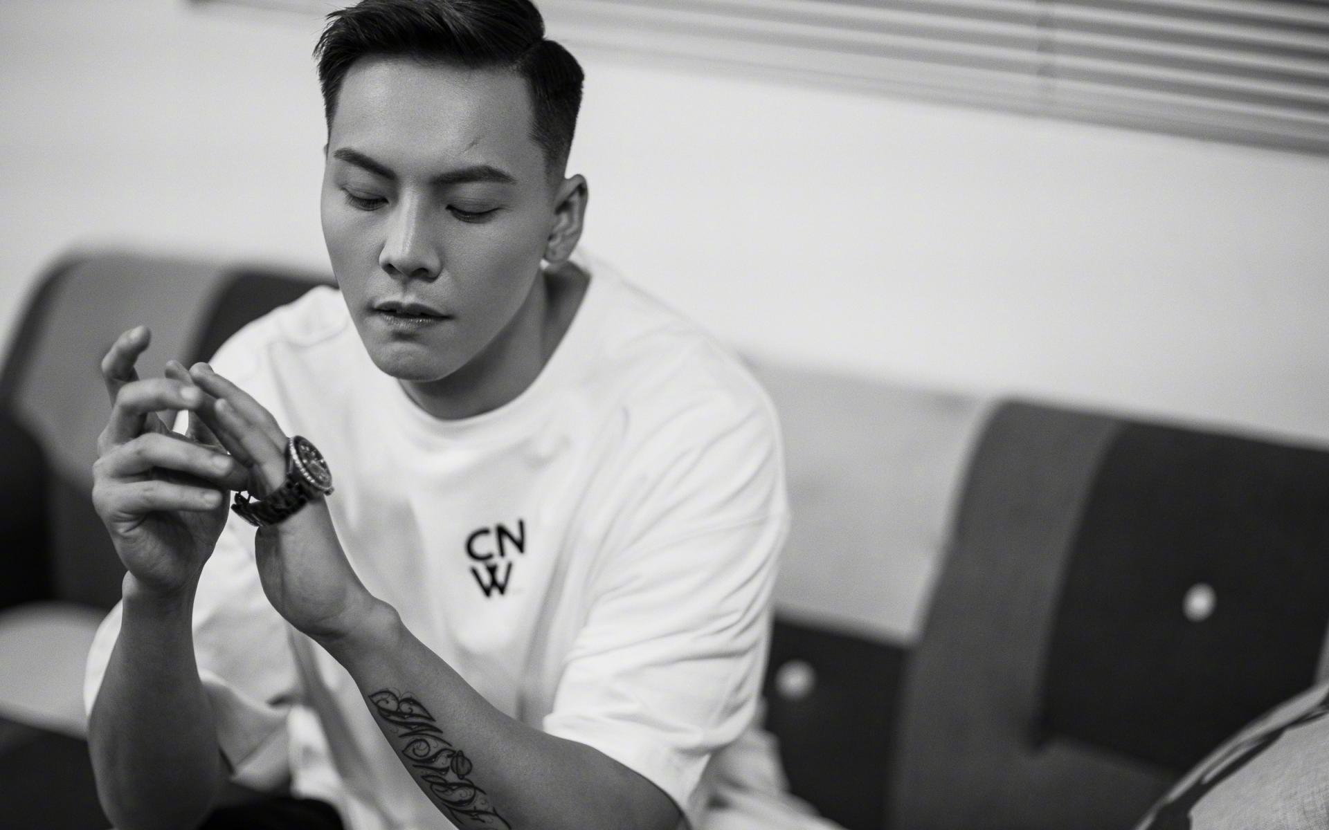 9体育-“中超开幕式盛大举行，球迷期待满满”，中超 开幕式