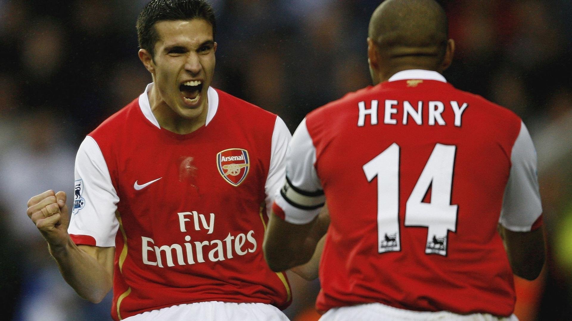 足球运动在年轻群体中的影响力持续扩大，社会认同感增强，论青少年足球发展的重要性